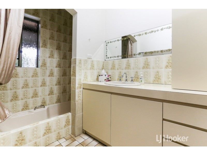 8 Swan Avenue, Collie WA 6225