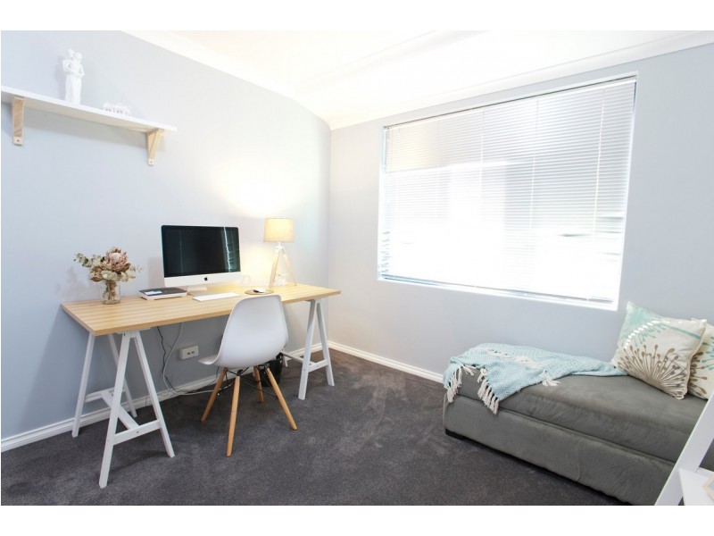 16 Melba Way, Dalyellup WA 6230