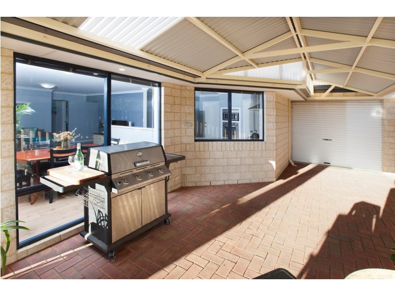 16 Melba Way, Dalyellup WA 6230