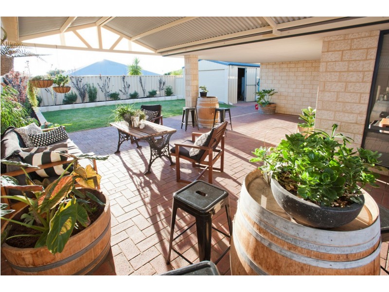 16 Melba Way, Dalyellup WA 6230