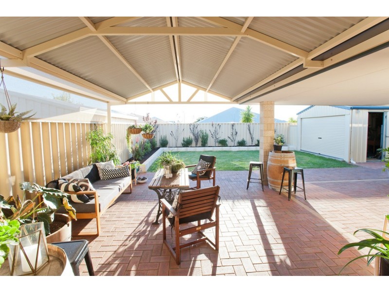 16 Melba Way, Dalyellup WA 6230