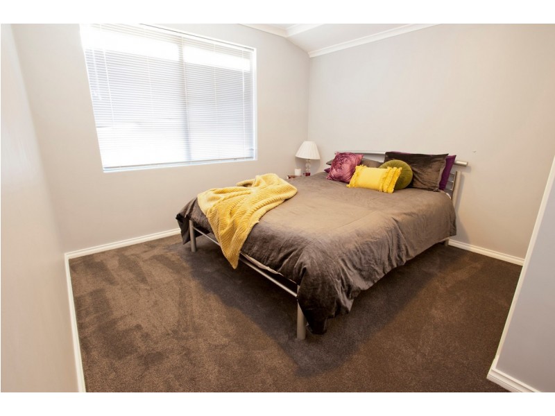 16 Melba Way, Dalyellup WA 6230