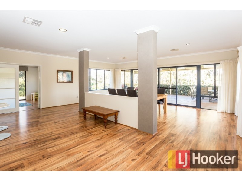 17 Shier Rise, Burekup WA 6227