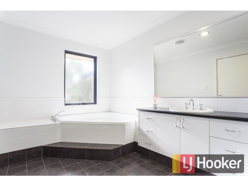 17 Shier Rise, Burekup WA 6227