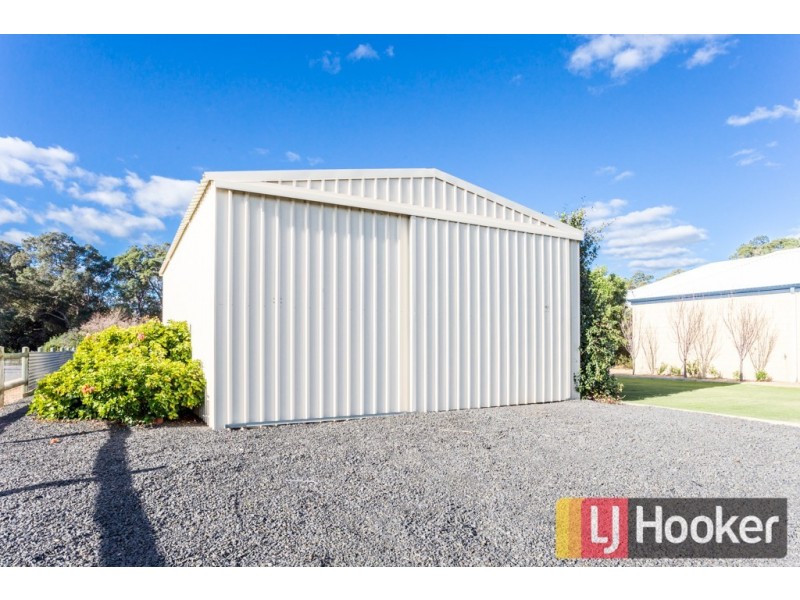 17 Shier Rise, Burekup WA 6227
