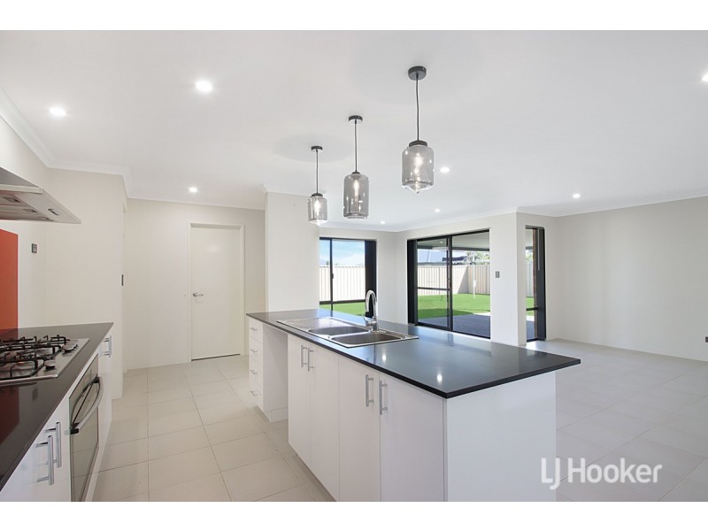 2 Hawkesbury Way, Australind WA 6233