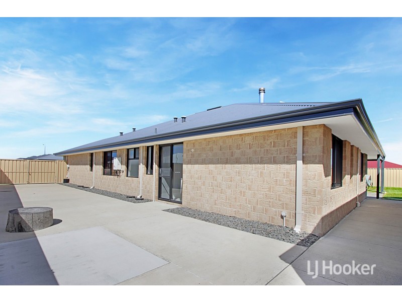 2 Hawkesbury Way, Australind WA 6233