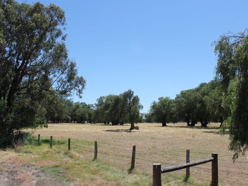 1 Harold Douglas Drive, Dardanup WA 6236