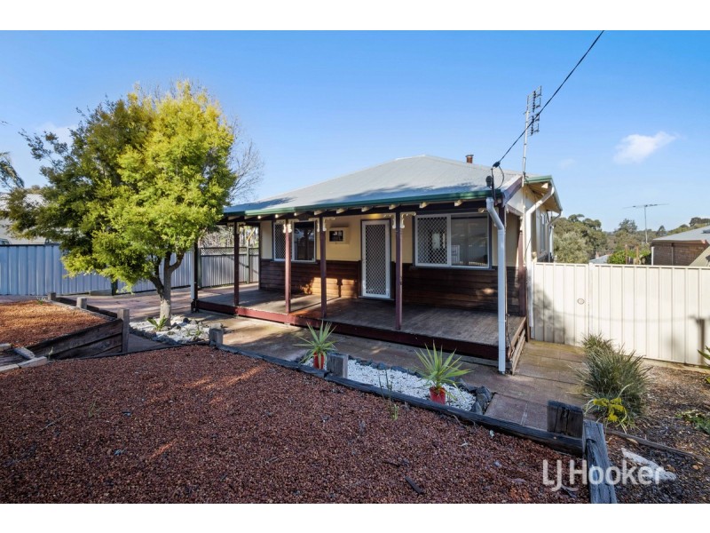 79 Deakin Street, Collie WA 6225