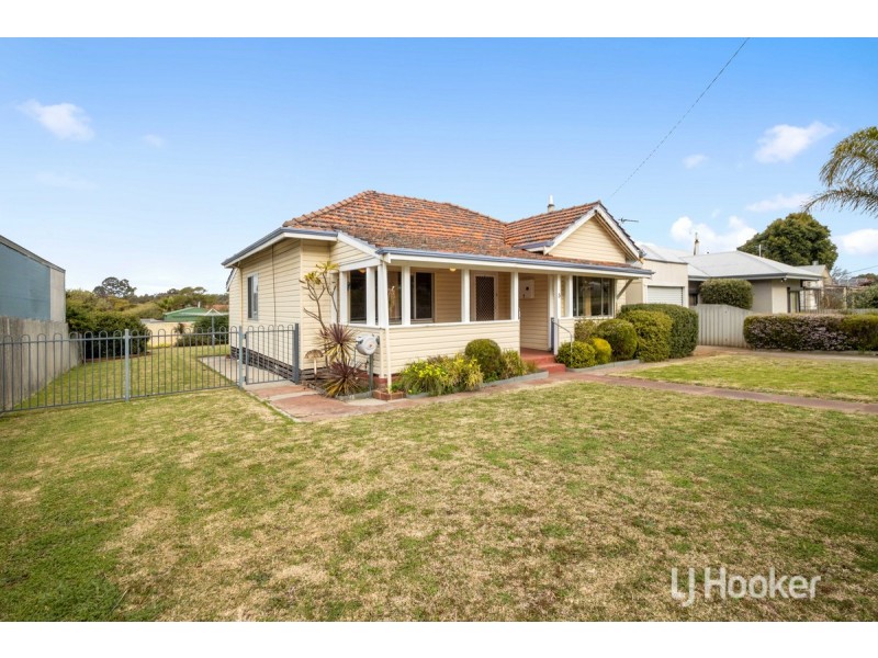 5 Crampton Street, Collie WA 6225