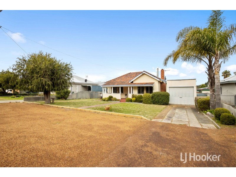 5 Crampton Street, Collie WA 6225