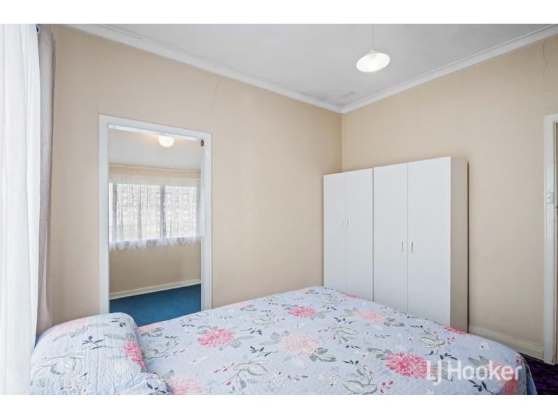 5 Crampton Street, Collie WA 6225