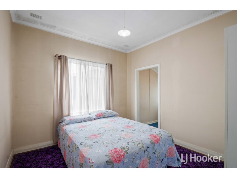 5 Crampton Street, Collie WA 6225