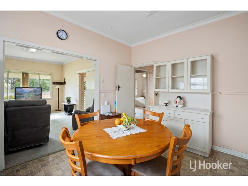 5 Crampton Street, Collie WA 6225