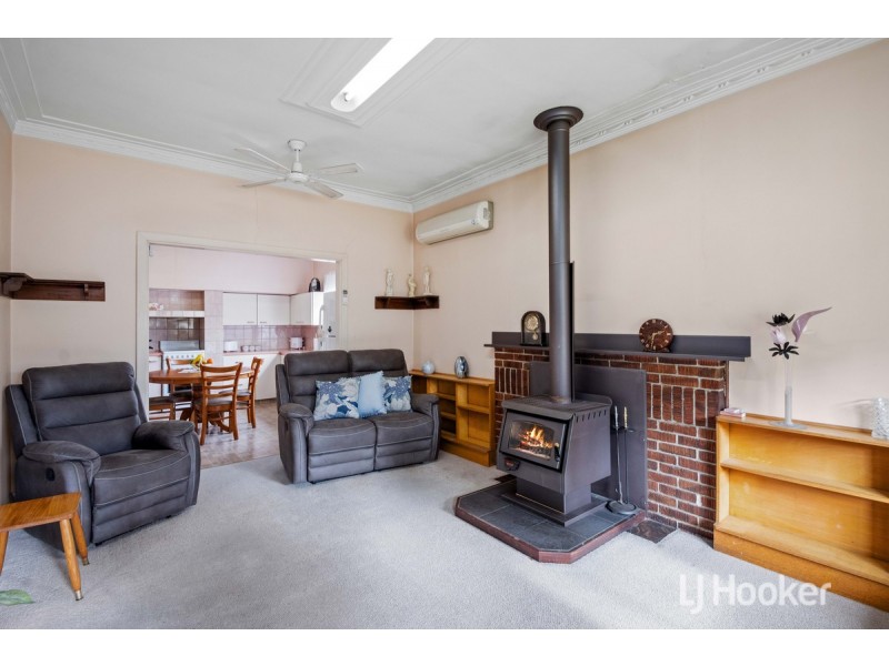 5 Crampton Street, Collie WA 6225