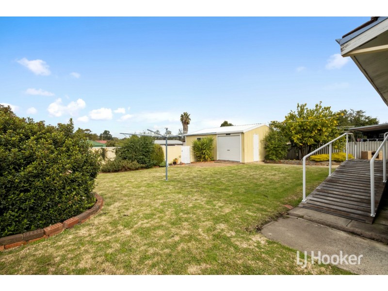 5 Crampton Street, Collie WA 6225