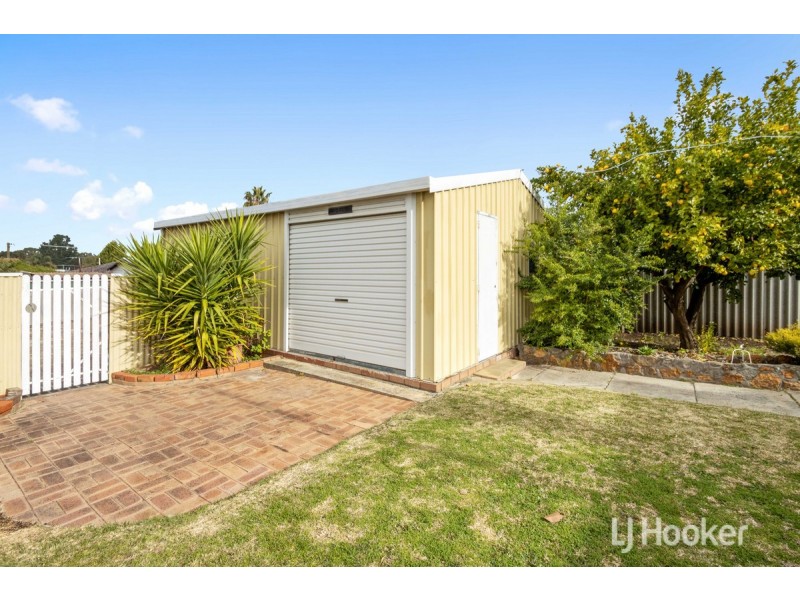 5 Crampton Street, Collie WA 6225