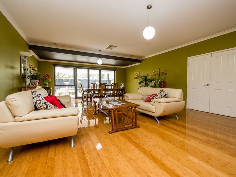 11 Abbeygate Street, Australind WA 6233
