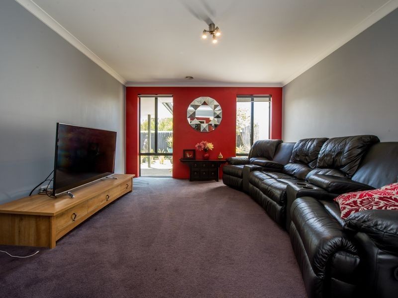11 Abbeygate Street, Australind WA 6233