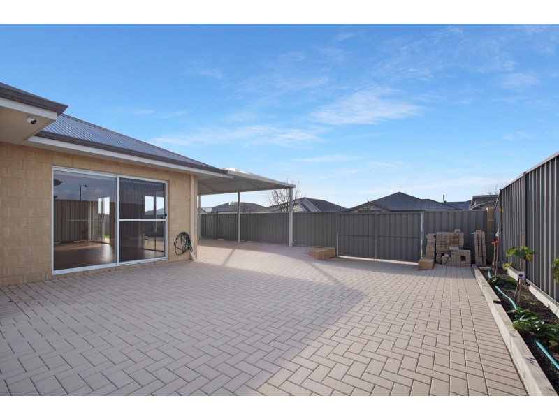 6 Seal Way, Kealy WA 6280