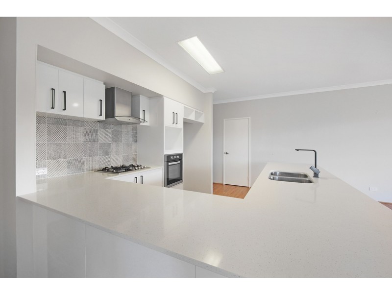 6 Seal Way, Kealy WA 6280