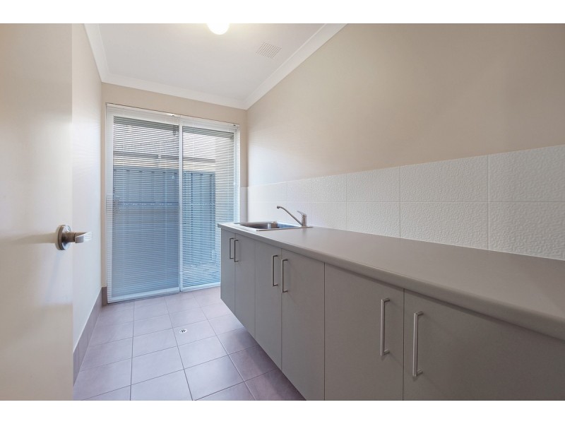 6 Seal Way, Kealy WA 6280