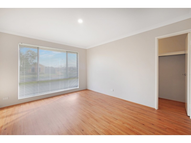 6 Seal Way, Kealy WA 6280