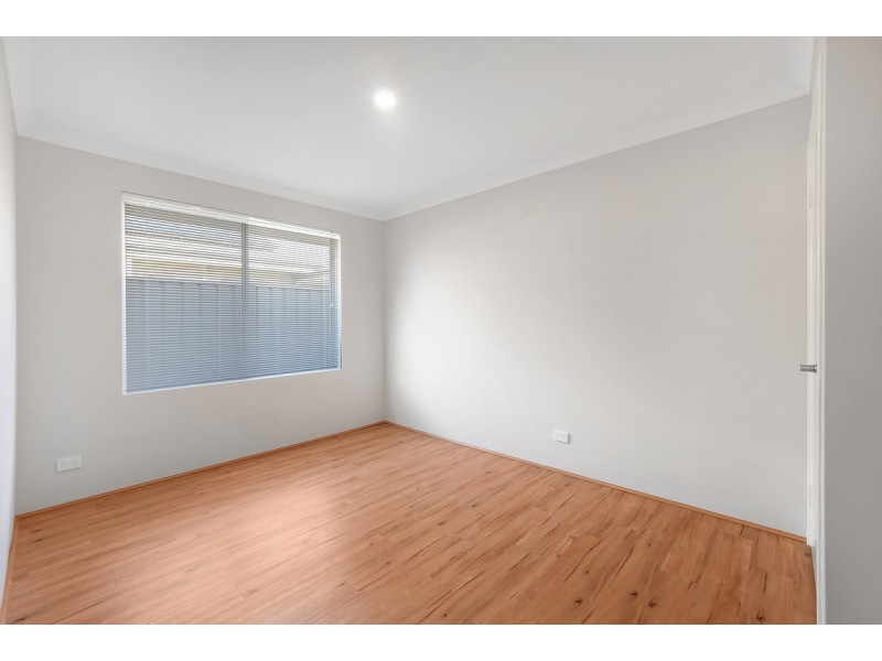 6 Seal Way, Kealy WA 6280