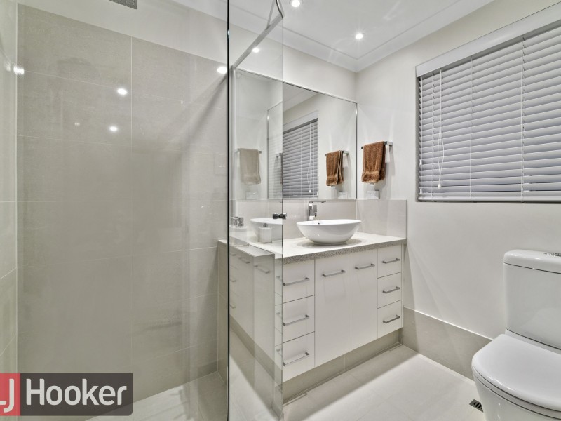 6 Portsea Court, Pelican Point WA 6230