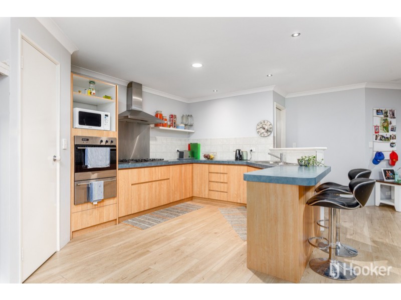 18 Borya Bend, Glen Iris WA 6230