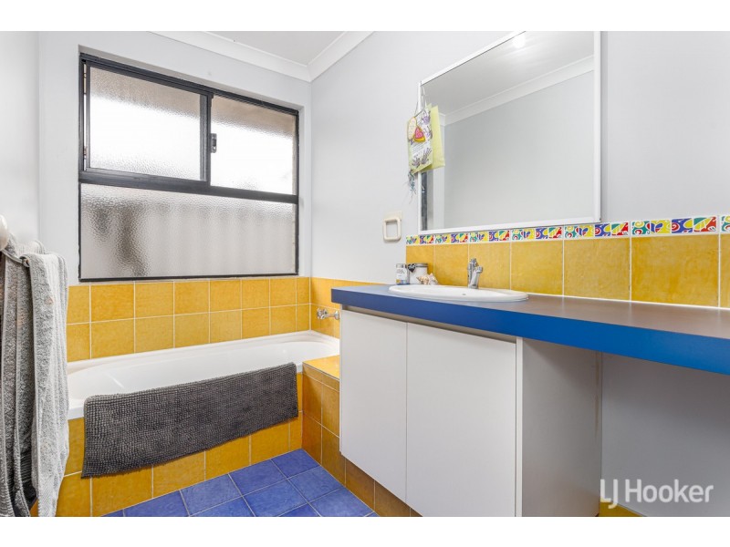 18 Borya Bend, Glen Iris WA 6230