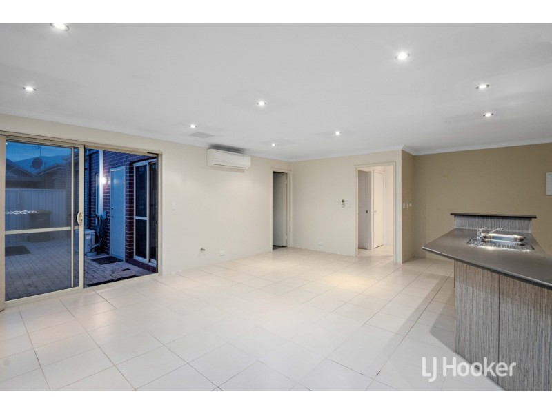 4/204 Clarke Street East, Carey Park WA 6230