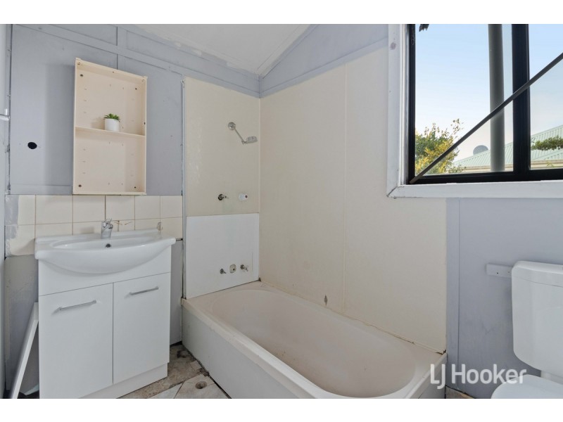 34 Simpson Street, Collie WA 6225