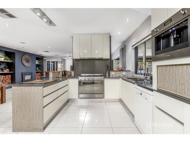 1 Seabreeze Close, Leschenault WA 6233