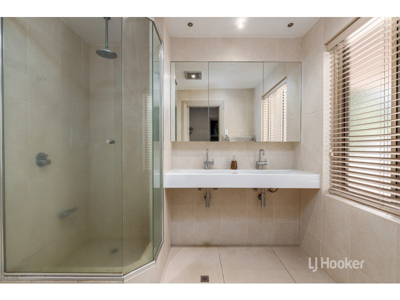 1 Seabreeze Close, Leschenault WA 6233