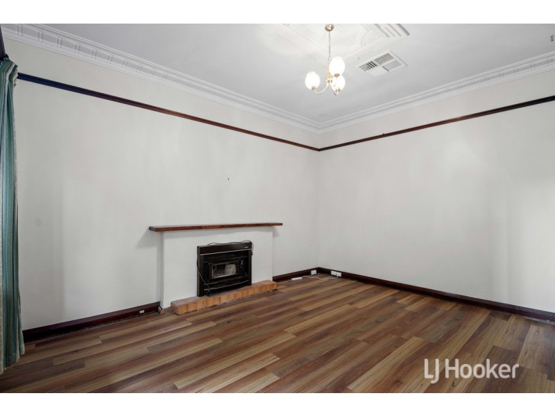 82 Johnston Street, Collie WA 6225