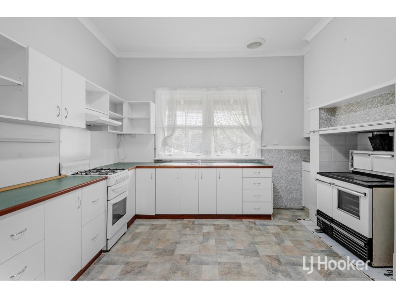 82 Johnston Street, Collie WA 6225