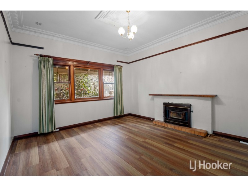 82 Johnston Street, Collie WA 6225