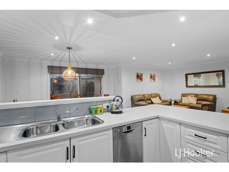 Fully Furn Eagle Crescent, Eaton WA 6232