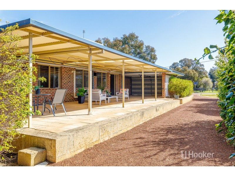 24 West Road, Capel WA 6271