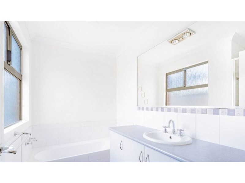 6/204 Clarke Street East, Carey Park WA 6230