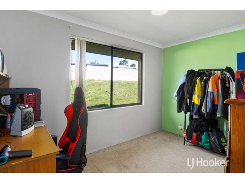 15 Sunburst Grove, Collie WA 6225