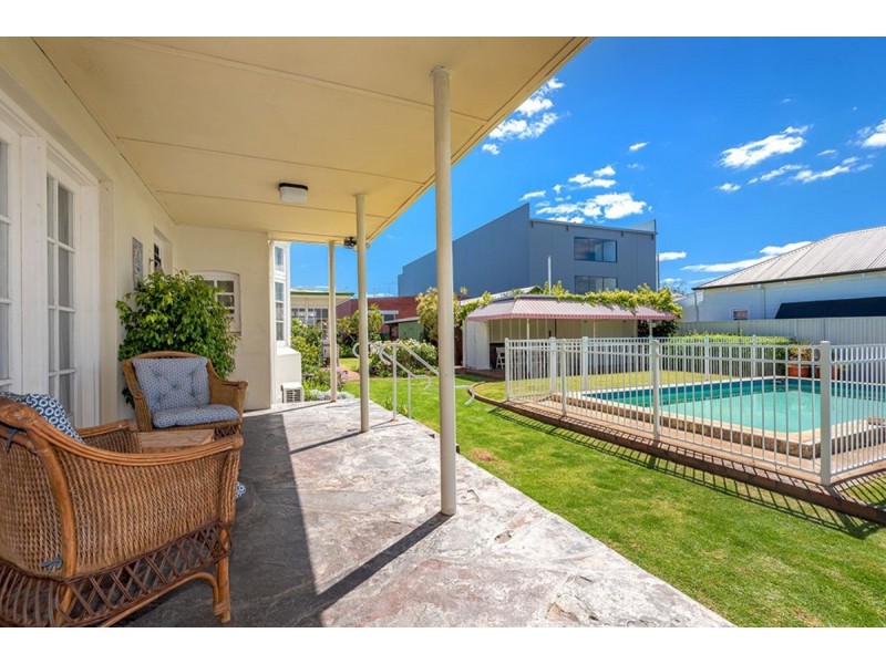 12 Edward Street, Bunbury WA 6230