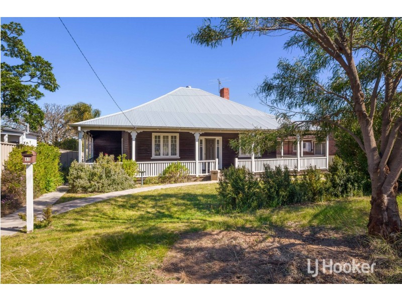 11 Hutton Street, Collie WA 6225
