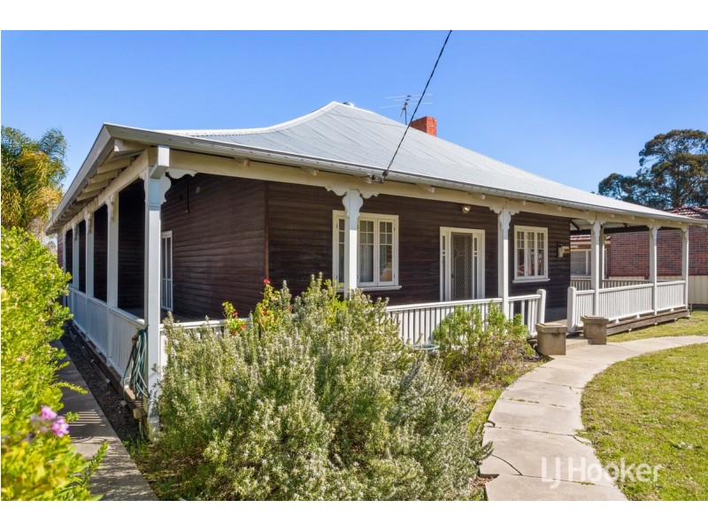 11 Hutton Street, Collie WA 6225