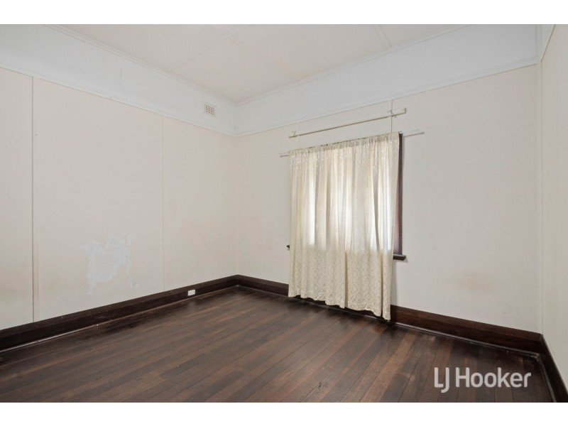 11 Hutton Street, Collie WA 6225