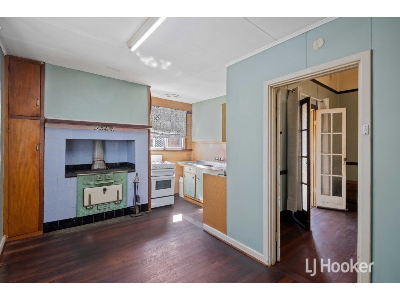 11 Hutton Street, Collie WA 6225