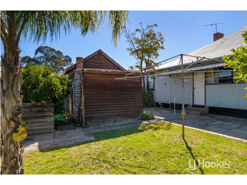 11 Hutton Street, Collie WA 6225