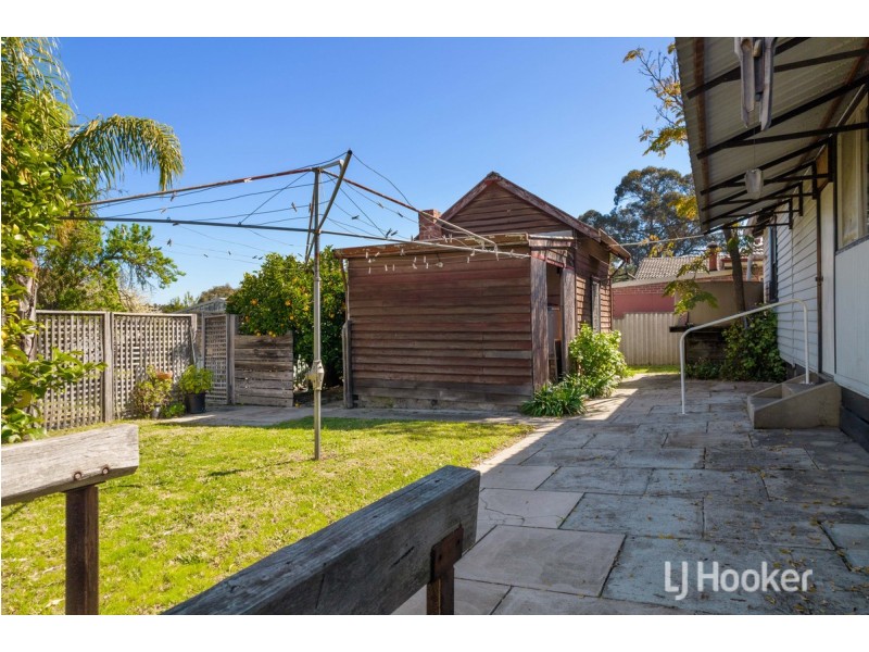 11 Hutton Street, Collie WA 6225