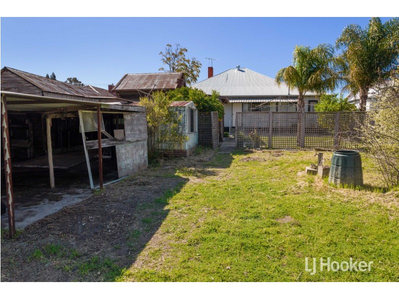 11 Hutton Street, Collie WA 6225